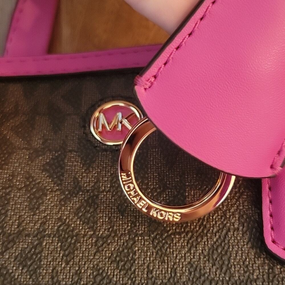 NWT Michael Kors Chantal Signature Logo Extra‎ Small Crossbody Bag Purse Pink - Picture 3 of 10
